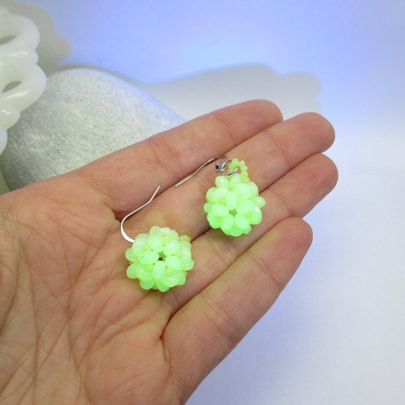 Uranium glass dodecahedron beaded bead earrings - Picture 4 of 14